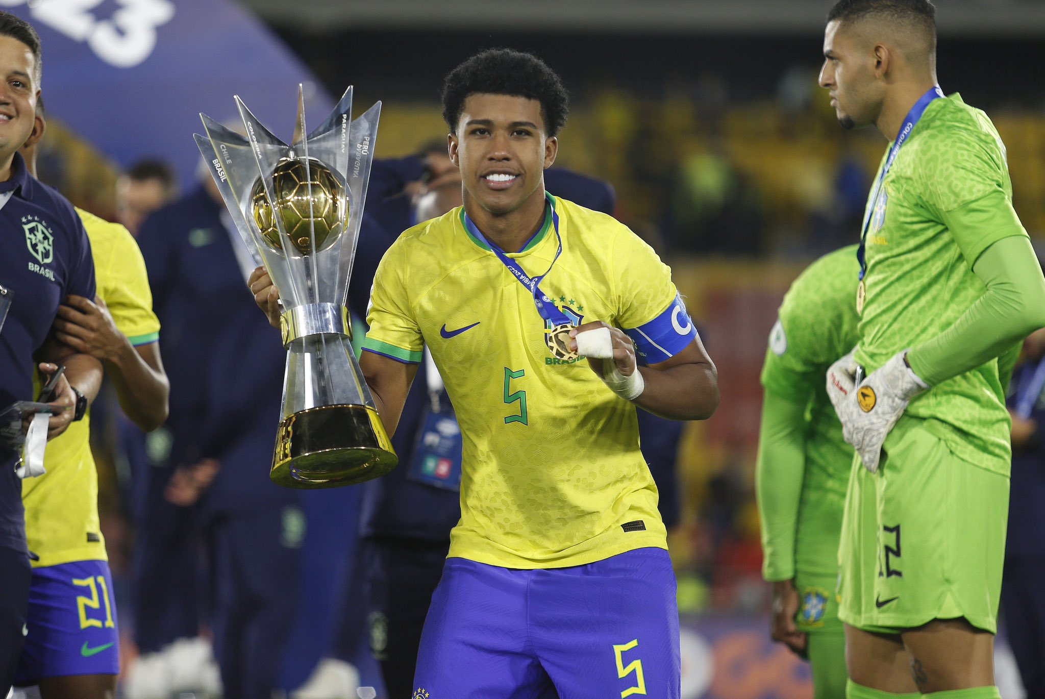 集结日瓦伦西亚备战英超,绝杀压哨细节曝光,压力陡增,球探报告显示潜力 集结日瓦伦西亚备战英超,绝杀压哨细节曝光,压力陡增,球探报告显示潜力