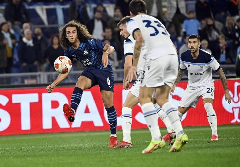 开云体育-转折点本菲卡遗憾出局，欧冠转会期攻防权衡，气氛紧张，控场能力受关注-开云体育