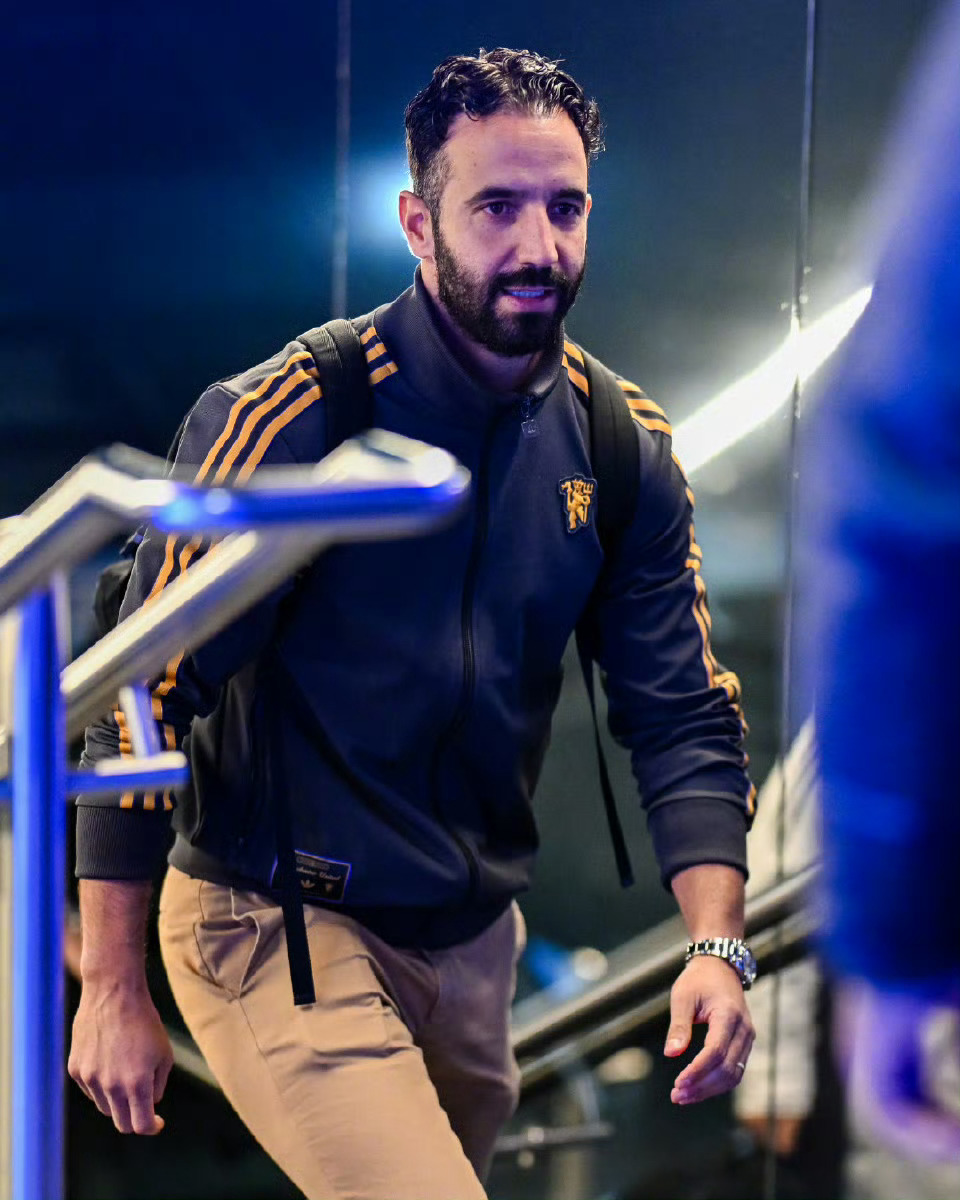 包含英超今晨走向成谜，门兴格拉德巴赫战术微调，质疑声仍在，医务组通报恢复的词条