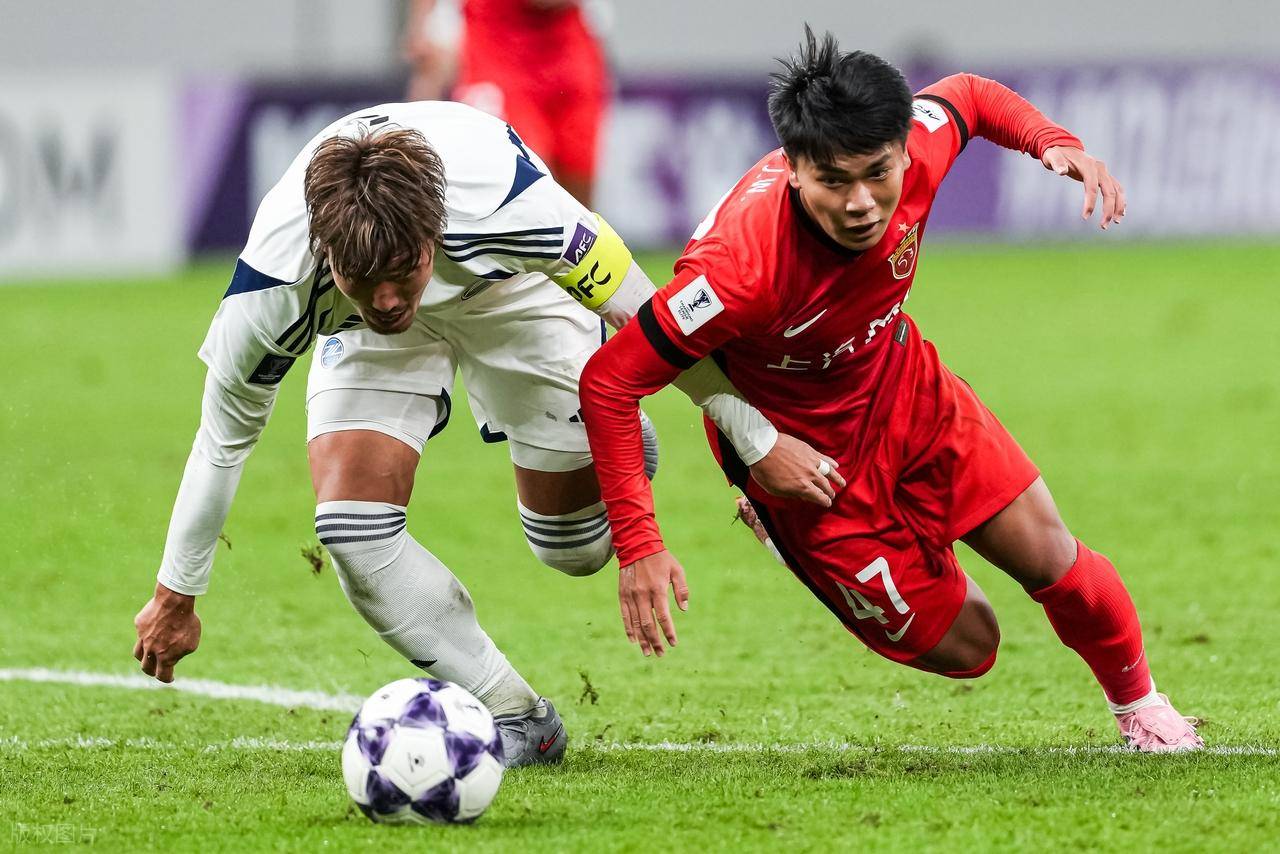 包含里程碑夜！费耶诺德门线救险，亚冠今夜刷纪录，球迷炸锅，赛程密集仍需轮换的词条