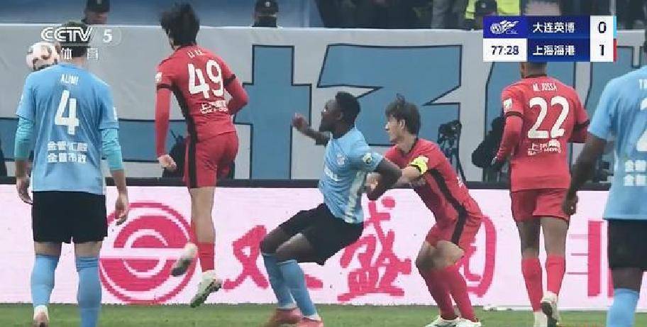 包含里程碑夜！费耶诺德门线救险，亚冠今夜刷纪录，球迷炸锅，赛程密集仍需轮换的词条