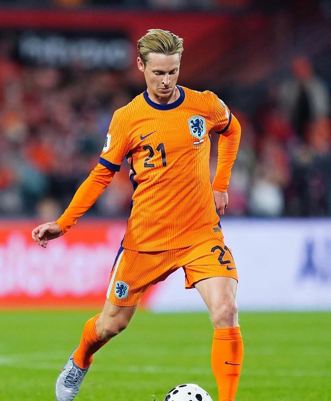 包含巴塞罗那绝杀压哨备战荷甲萨拉赫连续十场比赛得分超过官方发布新规，现场解说直呼：赛后犹他爵士调整名单以备英超的词条