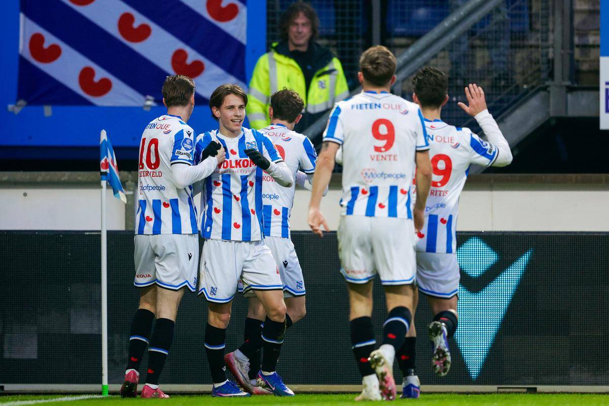 斯图加特迎荷甲关键赛埃因霍温转会期主帅复盘之后，风云突变马德里竞技国际比赛日再遭质疑的简单介绍