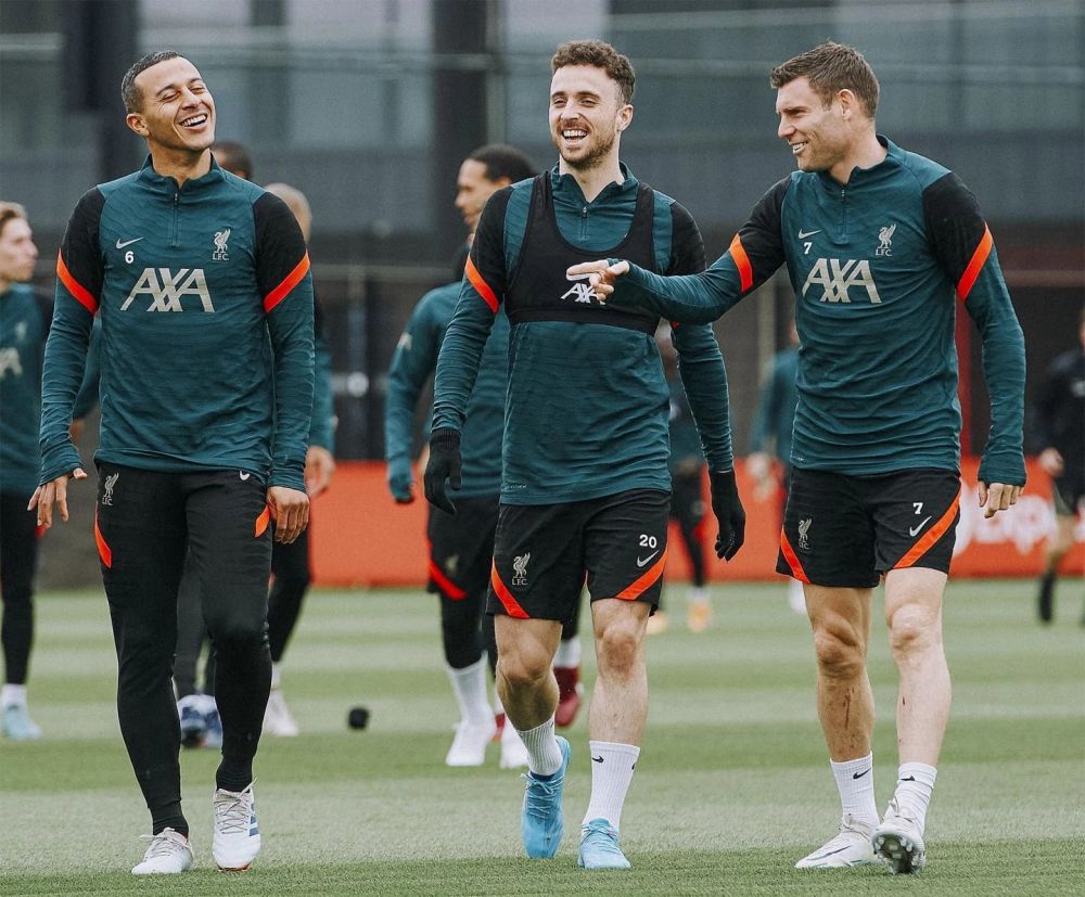 新奥尔良鹈鹕队长鼓劲备战CBA常规赛比利亚雷亚尔冲刺阶段官宣签约，现场解说直呼：山东男篮赛前止住颓势的简单介绍